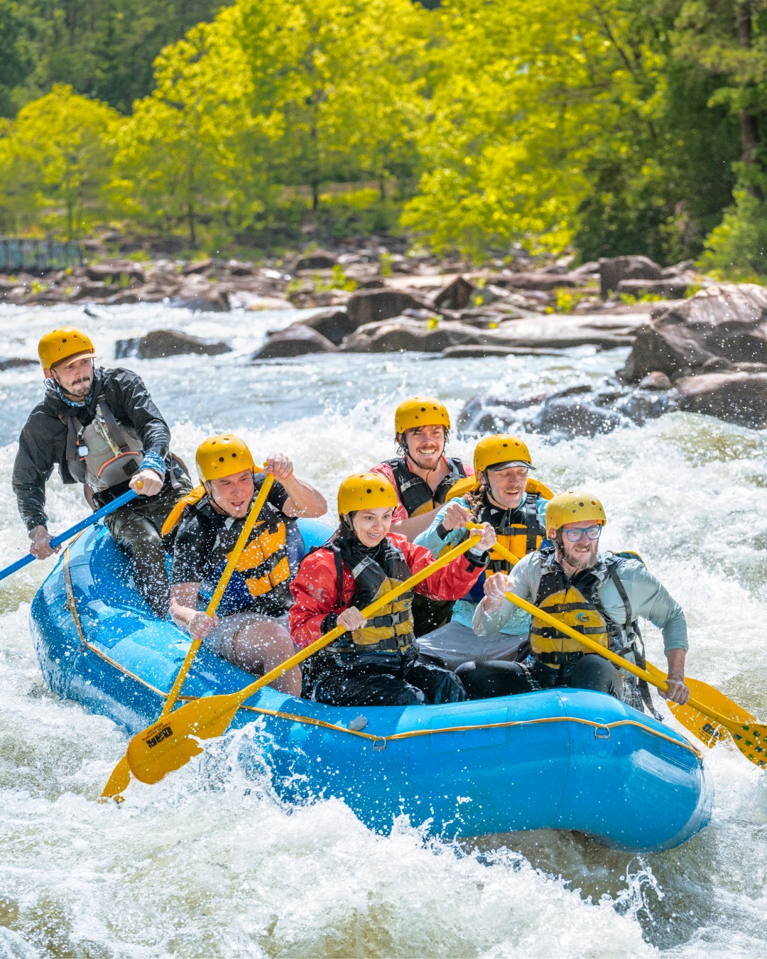 Known as “America’s Favorite Whitewater,” the Ocoee River Corridor is a go-to for whitewater rafting, scenic drives, and soaking in some of the region’s most beautiful views. 🌊 Whether you’re chasing thrills or just enjoying the ride, it’s a must-visit just outside Chattanooga.