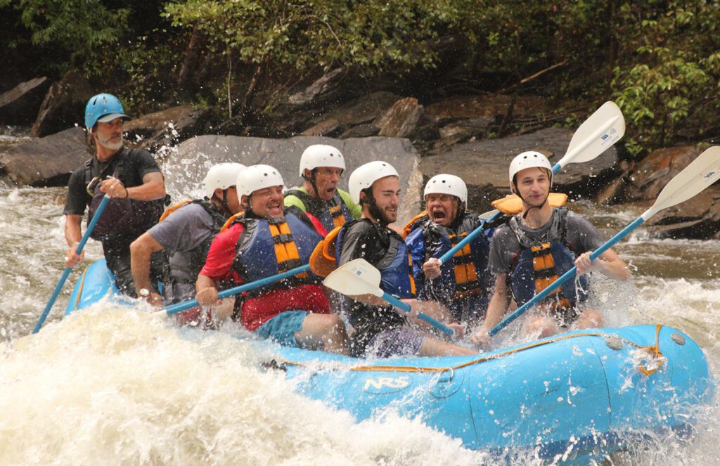 wildwater river rafting ocoee river in chattanooga tennessee