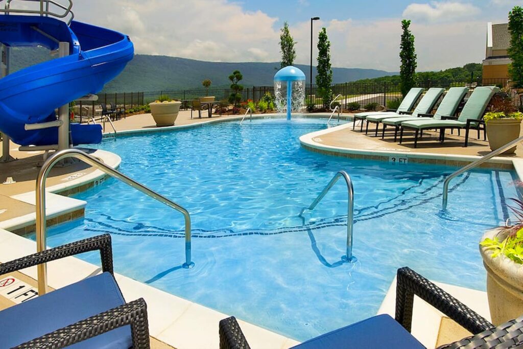 chattanooga hotel pool