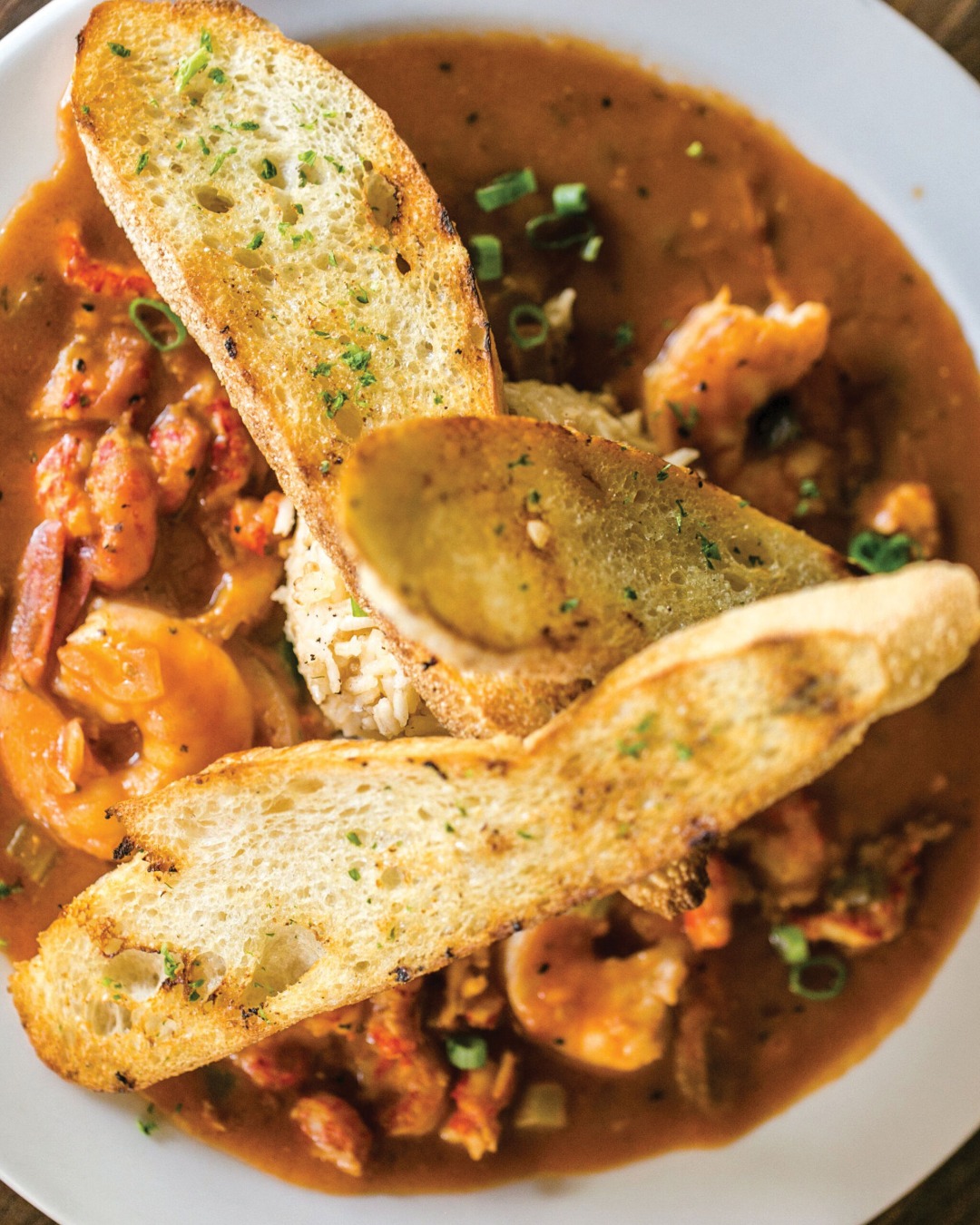 Southern comfort meets elevated flavor at 1885 Grill (@1885grillstelmo) 🥘From fresh seafood to hearty classics, this local favorite delivers a warm, welcoming dining experience every time.