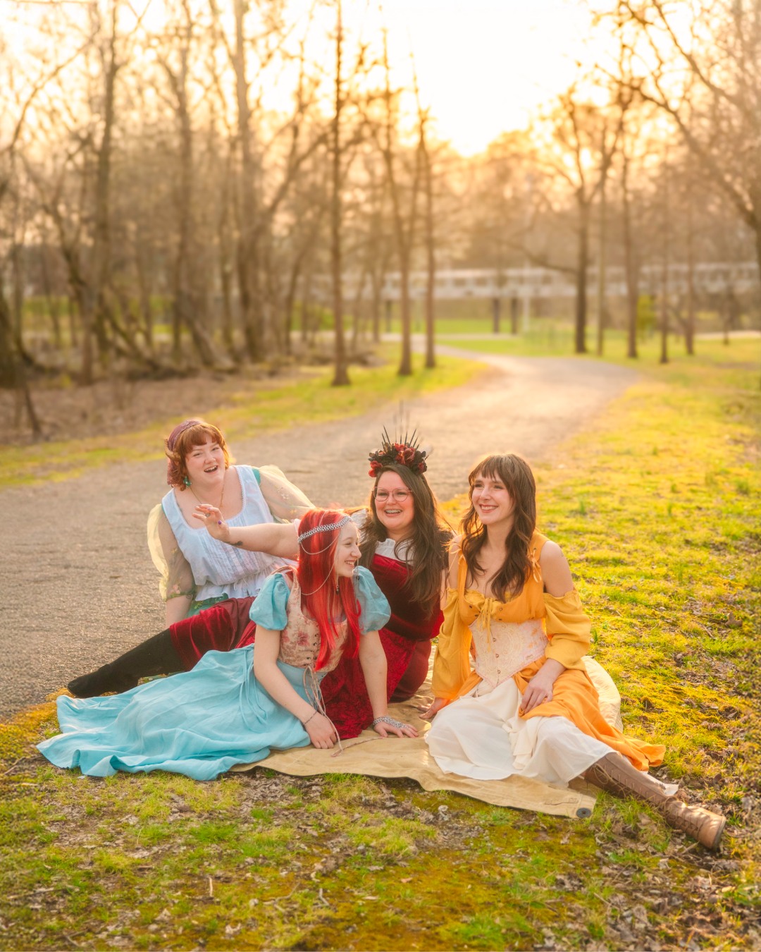 Chattanooga’s first-ever Renaissance Faire (@chattrenfaire) is coming to Coolidge Park on May 30! 🏰 Attendees can expect a day of old-world revelry, including hearty fare, lively performances, and handcrafted wares from local artisans, as well as a catered meal with King & Queen of the festival at an additional charge.