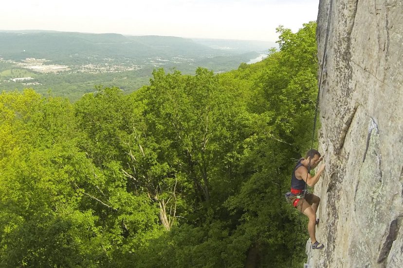 rock-climbing-in-chattanooga.photo-by-Drew-Bailey.RightColumn2